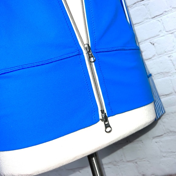 🚫SOLD! 💙Like New |•LULULEMON•| Beaming Blue Daily Yoga Full Zip Jacket💙 - Picture 9 of 16